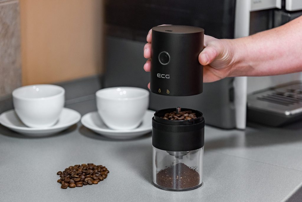 You can also use the new ECG coffee grinder on the road